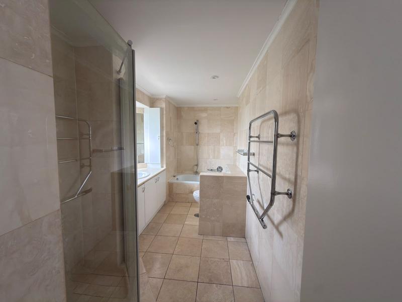 To Let 3 Bedroom Property for Rent in Sea Point Western Cape